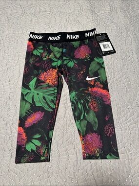 Nike Little Girls Floral Leggings in Black, NWT’s, Size 6